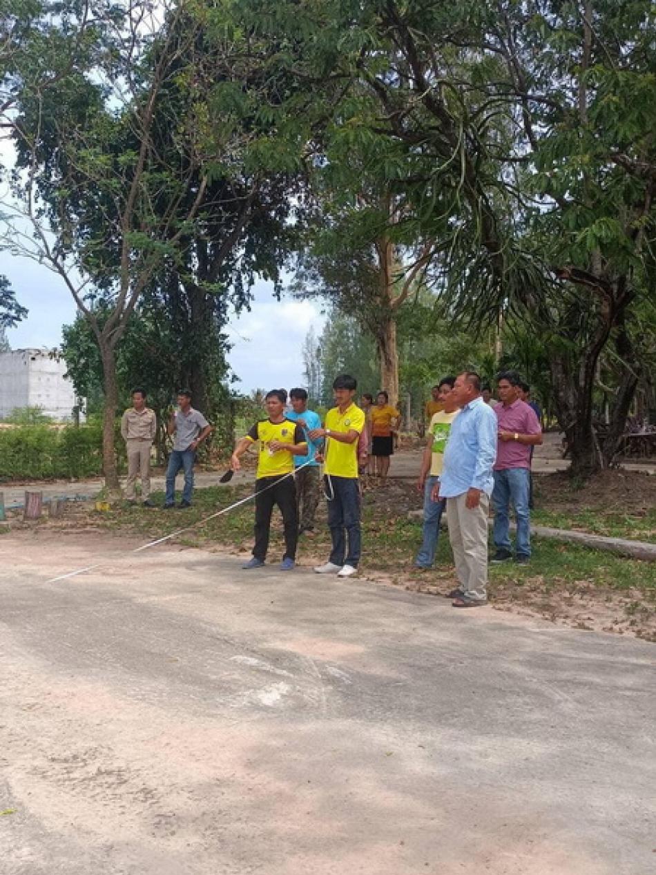 ร่วมประชุมหารือการก่อสร้างศาลาเอนกประสงค์ โรงเรียนบ้านหนองกระทิง ของ นักศึกษาม.จุฬาฯ